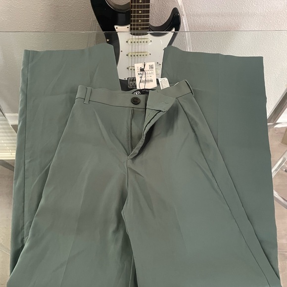 Zara Women's Olive Trousers - Picture 2 of 5